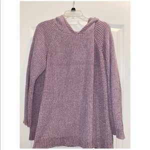 Light purple extra soft sweater with a hood
